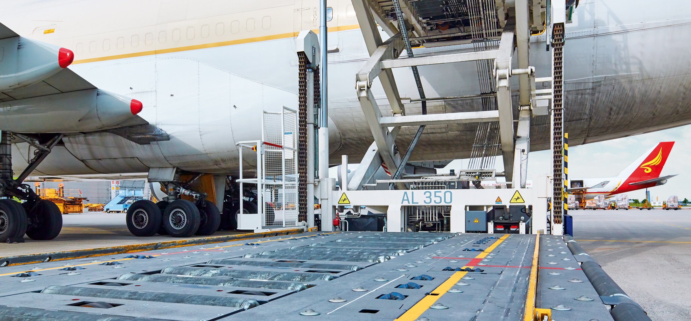 TREPEL Airport Equipment - Cargo High Loader